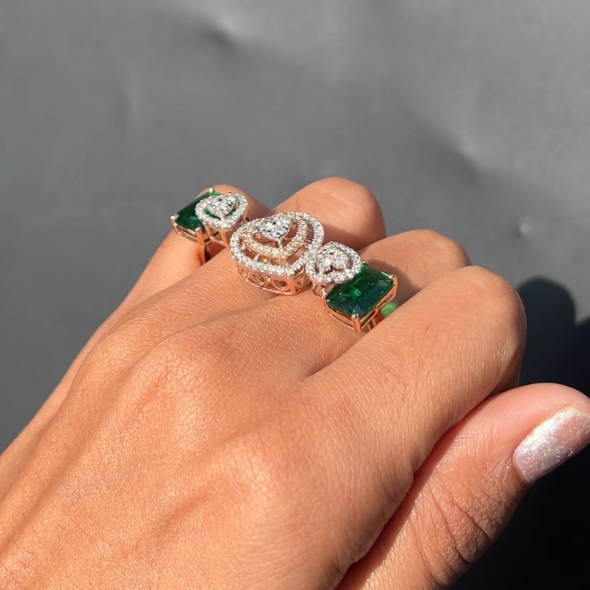 Emerald Heartline Double Finger Diamond Ring