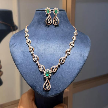 Vanyaa Bloom Diamond Necklace Set