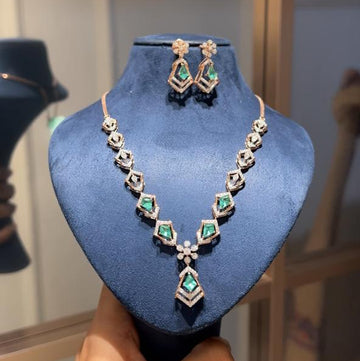 Vireya Emerald Crest Diamond Necklace Set