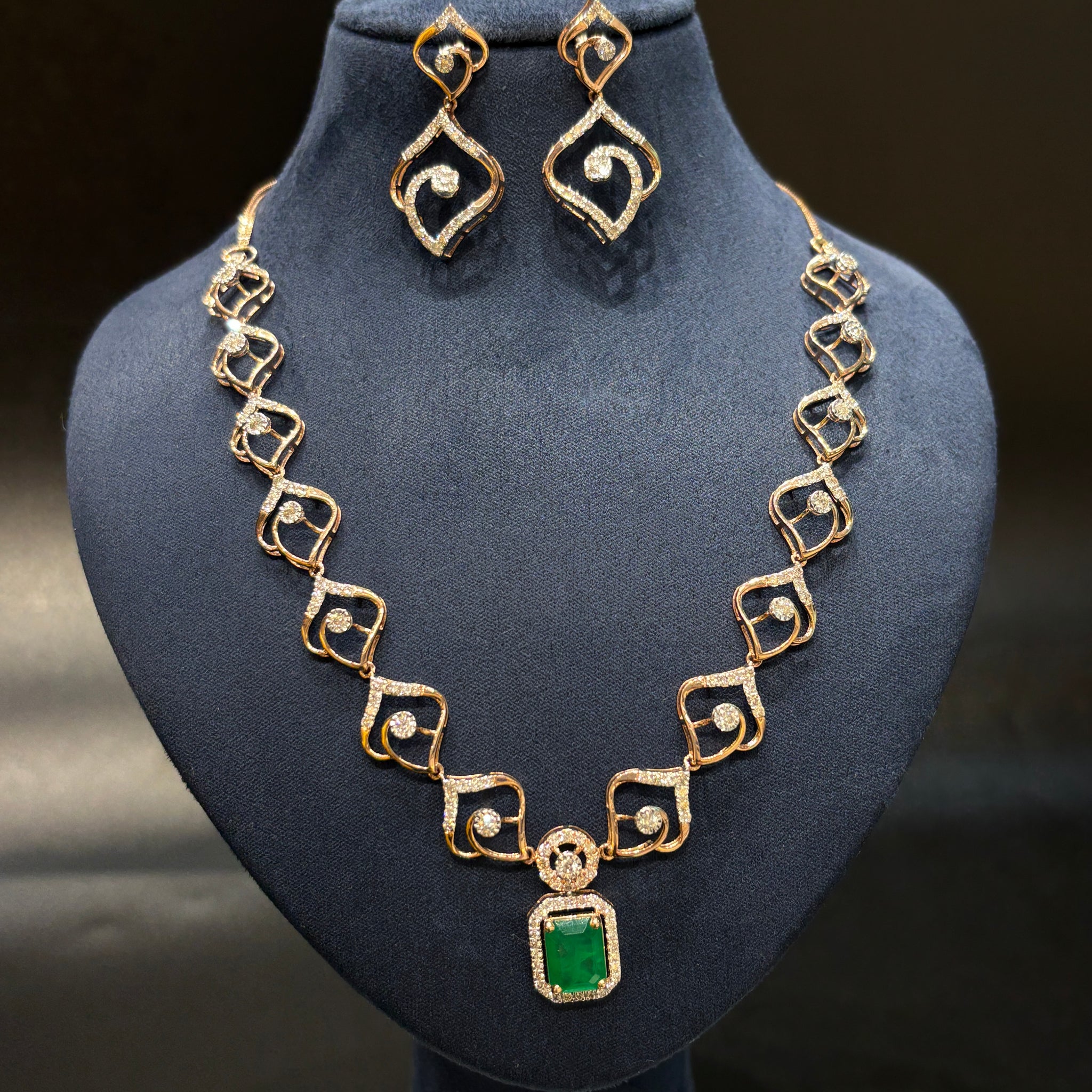 Royal Glimmer Green Diamond Necklace Set