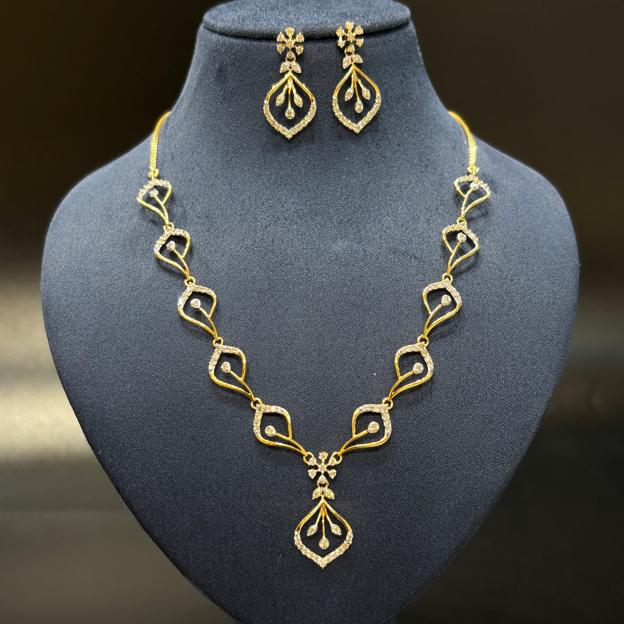 Enchanted Vines Diamond Necklace Set