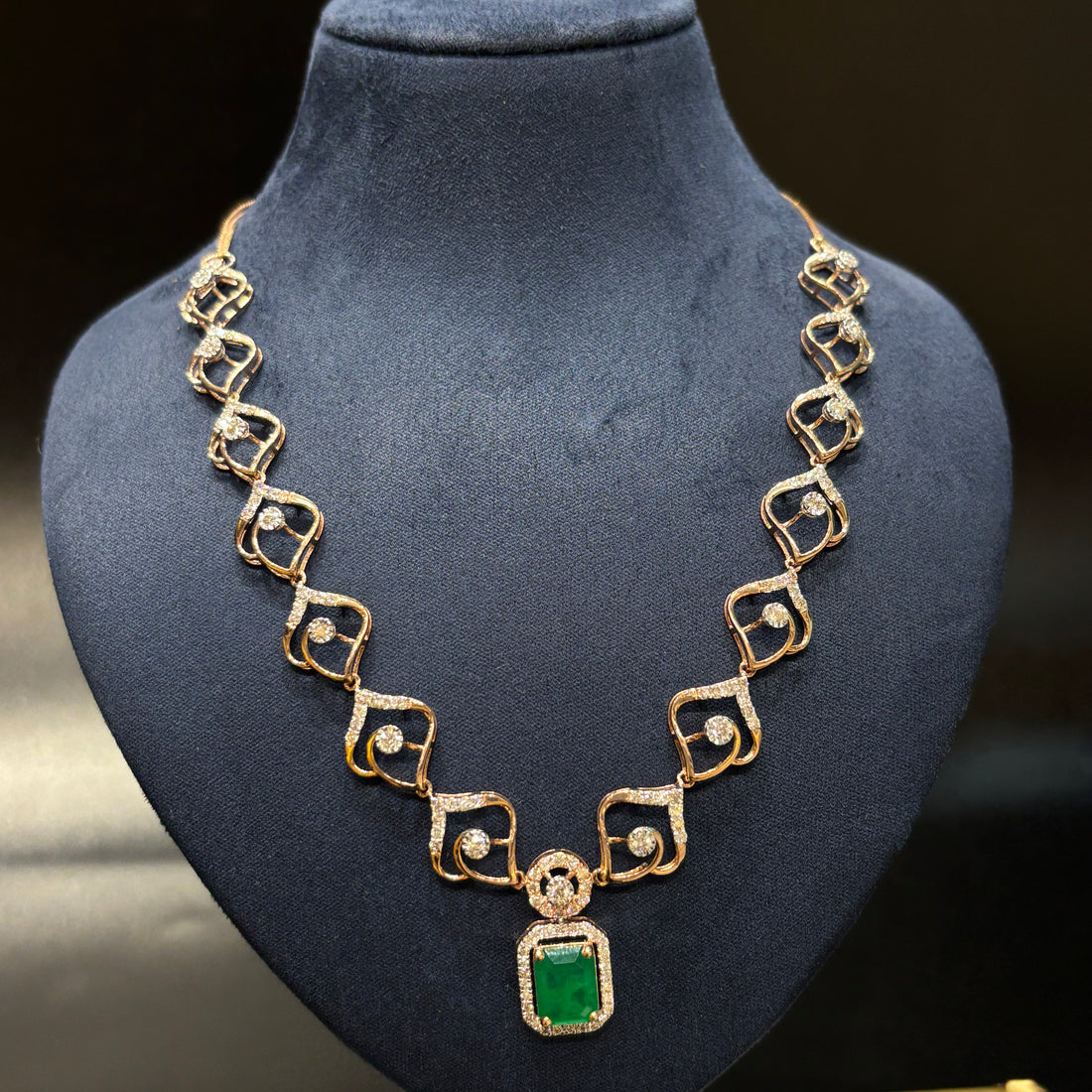 Royal Glimmer Green Diamond Necklace Set