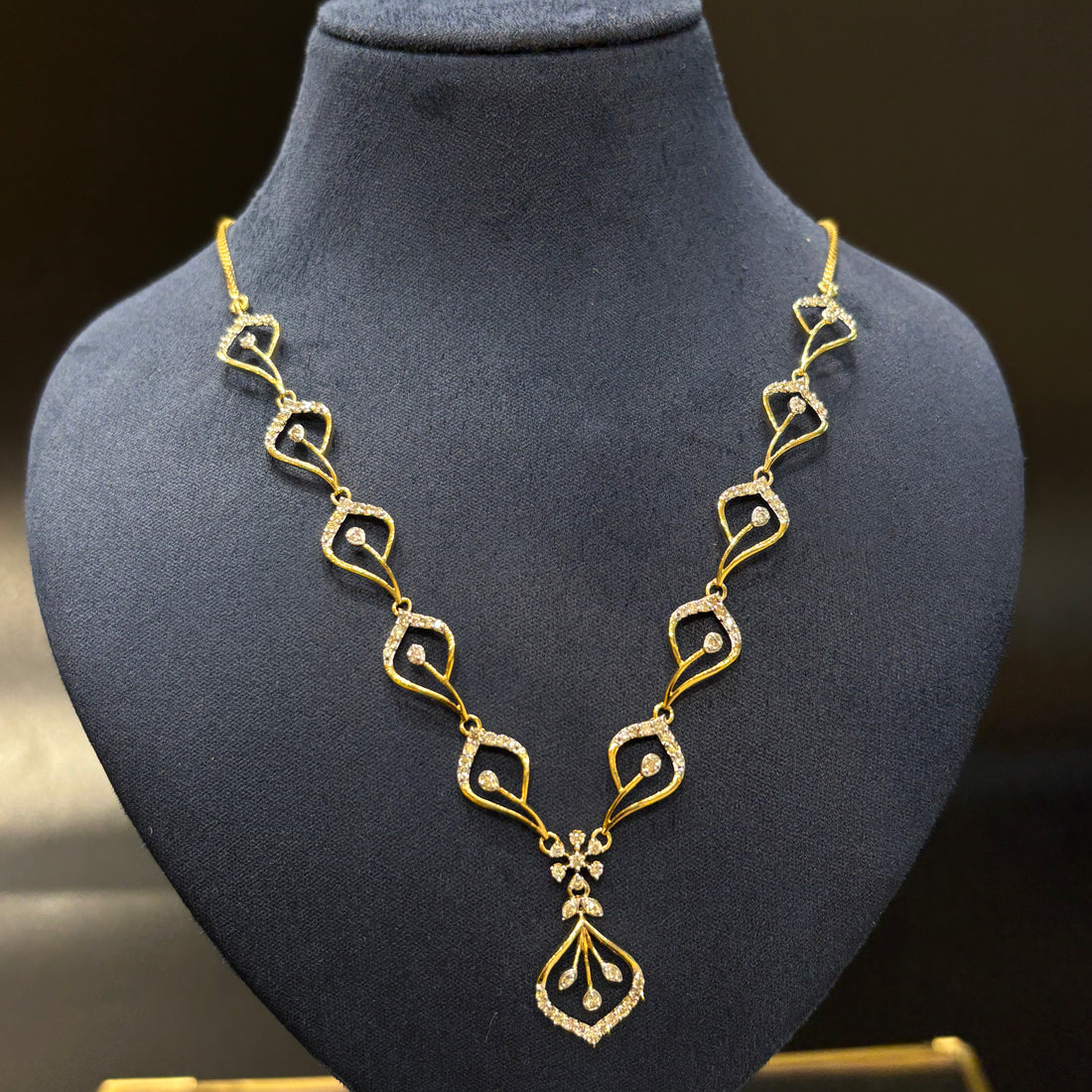 Enchanted Vines Diamond Necklace Set