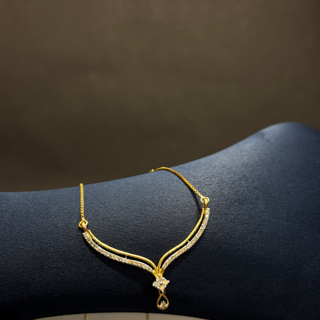 Elegant V-Shaped Diamond Mangalsutra